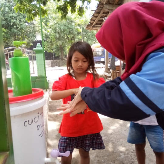 Mahasiswa UIN Walisongo Berikan Edukasi Cuci Tangan Pada Anak Usia Dini