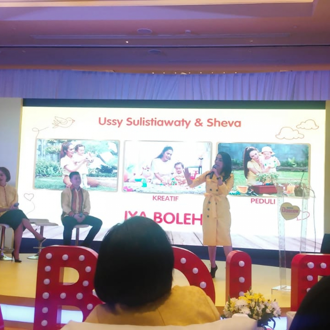 Cerita Ussy Sulistyawati Membesarkan Anak dengan 'Iya Boleh'