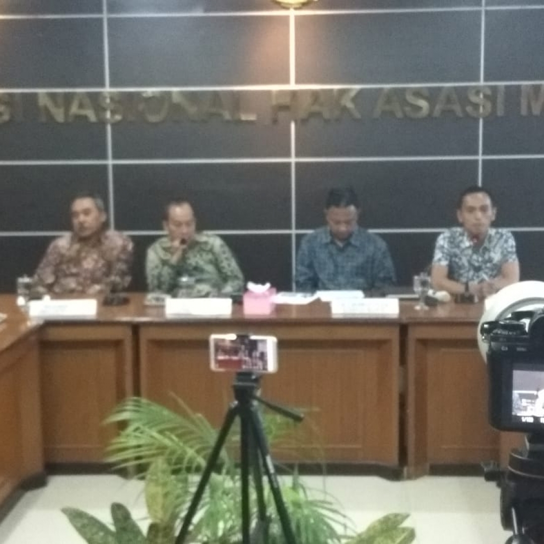 Menakar Peran TNI di Masyarakat