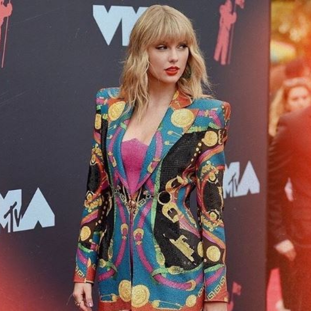 Taylor Swift Rilis Album Baru, Fans Beri Dukungan Penuh